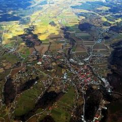 Flugwegposition um 13:08:37: Aufgenommen in der Nähe von Gemeinde Wielfresen, Wielfresen, Österreich in 2030 Meter